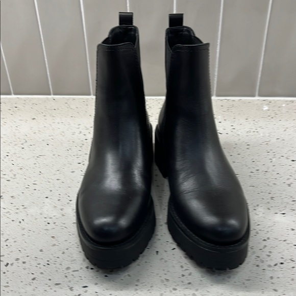 Sam Edelman NWOT Josha Black Leather Chelsea Booties 7.5 M - Picture 11 of 11